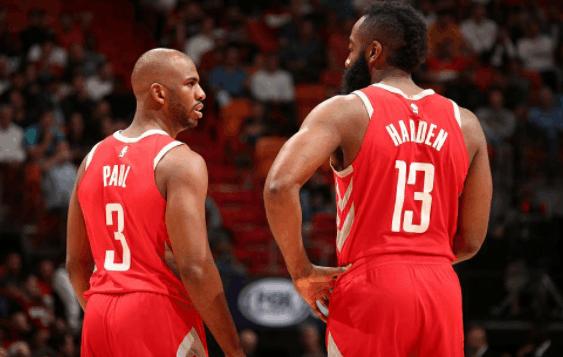 与球棒发生 与球棒发生